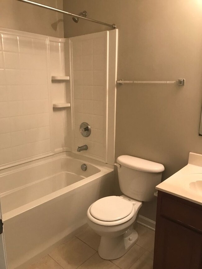 Building Photo - Come view this beautiful 2 Bedroom, 2.5 Bath townhome, located in the Olde Whitehall