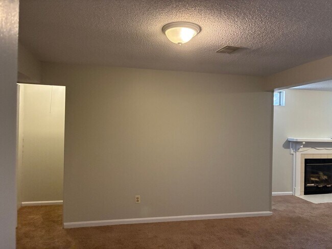 Building Photo - 1331 AmandaJo Drive
