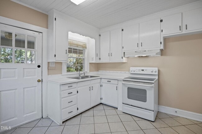 Building Photo - 302 W Main St