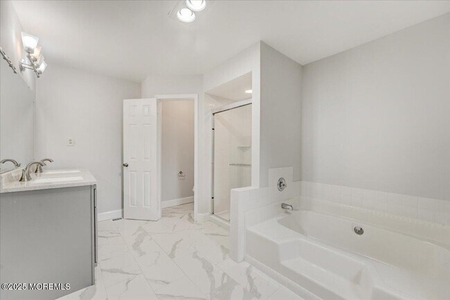 Building Photo - 291 Plum Dr