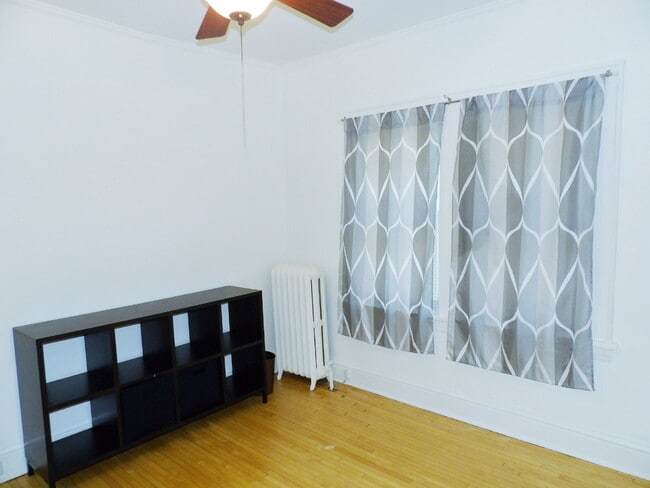 Building Photo - 2 Bedroom Condo in Brownstone