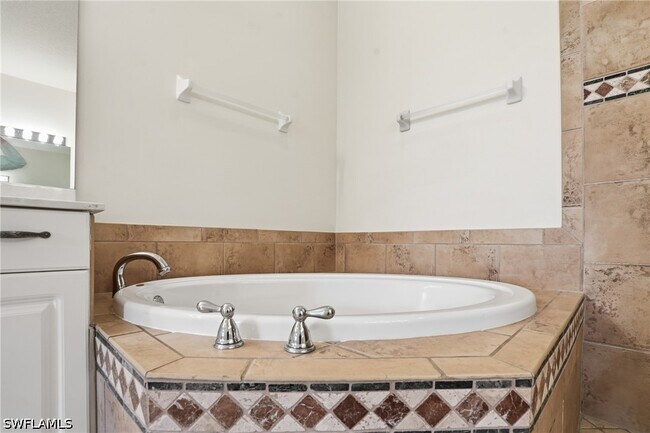 Building Photo - 12854 Carrington Cir