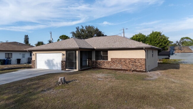 Building Photo - MOVE IN WITH ZERO DEPOSIT - UPDATED 3 BEDROOM HOME IN VENICE