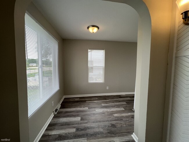 Building Photo - 3 br, 1 bath House - 1725 S Saint Clair Ave