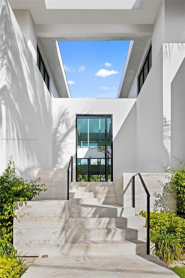 Building Photo - 773 NE 77th Terrace