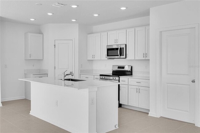 Building Photo - 4751 Guinep Ln