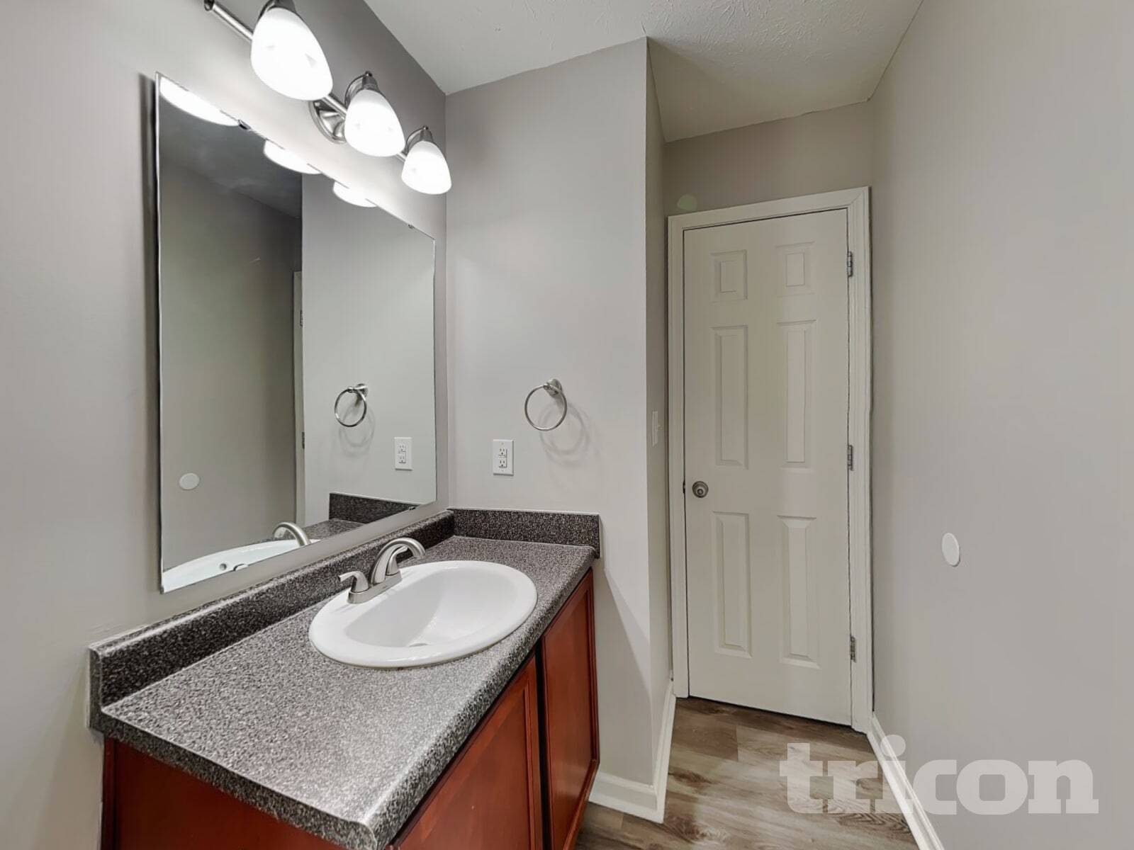 Building Photo - 561 Grassy Bend Dr