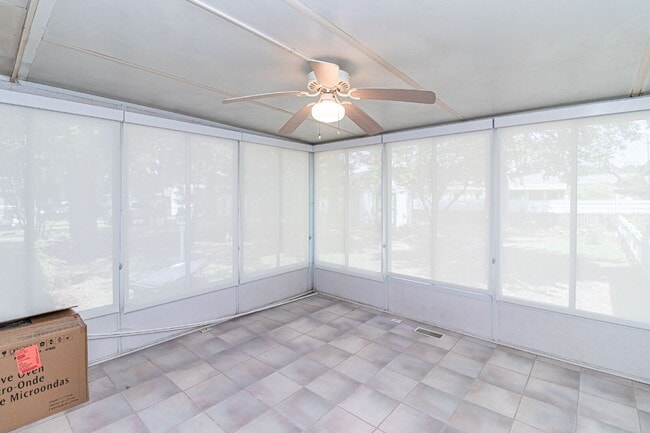 Building Photo - SPACIOUS Brick Home in Goldsboro (Wayne Memorial Drive area)