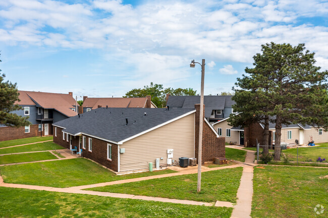 Left Angle View - Pine Manor Apartments