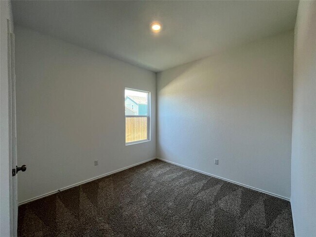 Building Photo - 312 Freshwater Dr