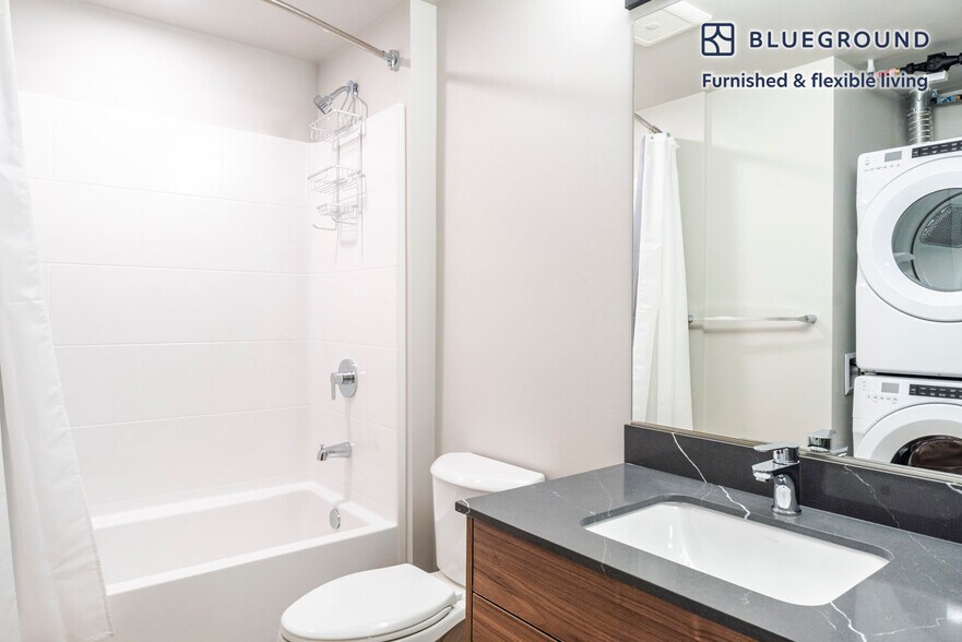 Building Photo - 2222 15th Ave W