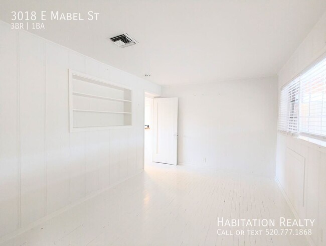 Building Photo - 3018 E Mabel St
