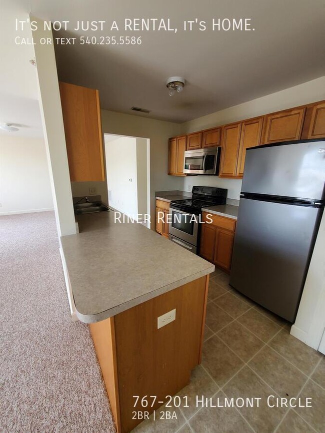 Building Photo - 767-201 Hillmont Circle-