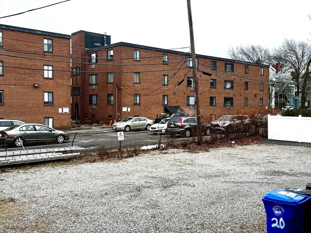 Building Photo - 23 Winslow Rd