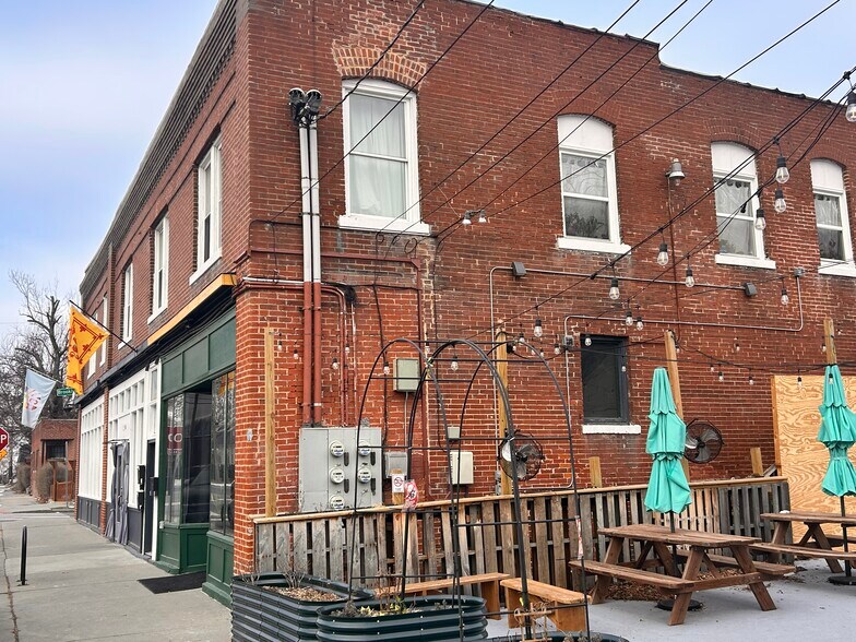 Building Photo - 2202 Lexington Ave