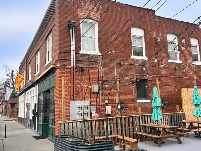 Building Photo - 2202 Lexington Ave