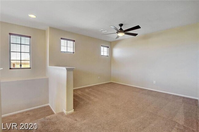 Building Photo - Gated community - 4 bedrooms - 3 baths