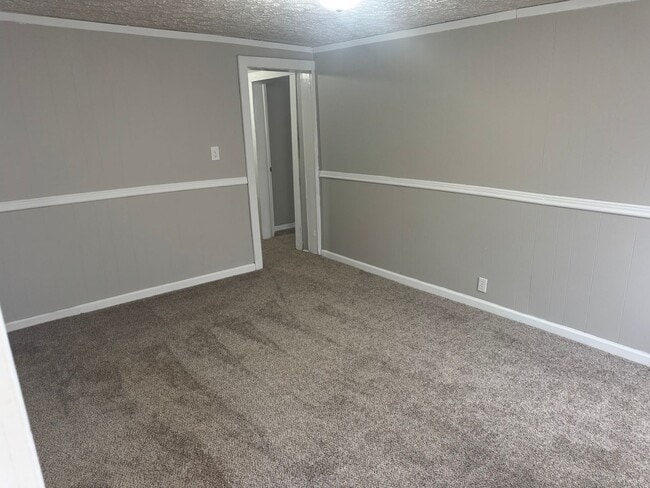 Building Photo - 2 Bedroom 2 Bathroom Home in Bluff City, TN