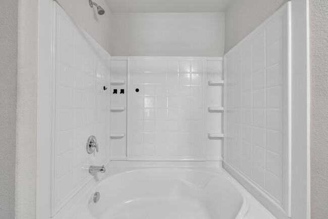 Building Photo - 79 Kinsale Ct