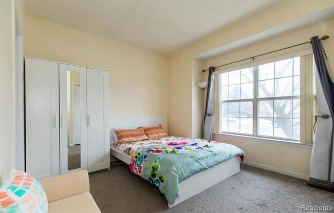 Building Photo - 41883 Cantebury Dr