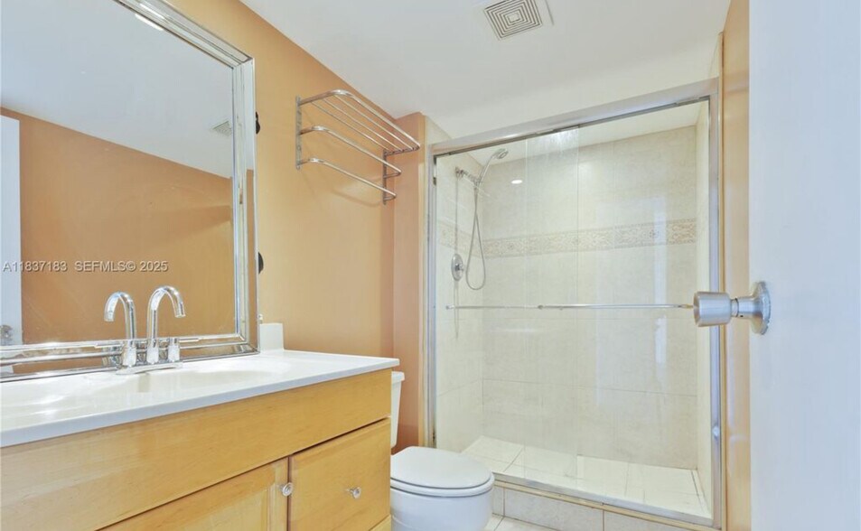 Building Photo - 20379 W Country Club Dr