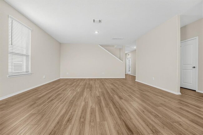 Building Photo - 400 Bedford Falls Ln