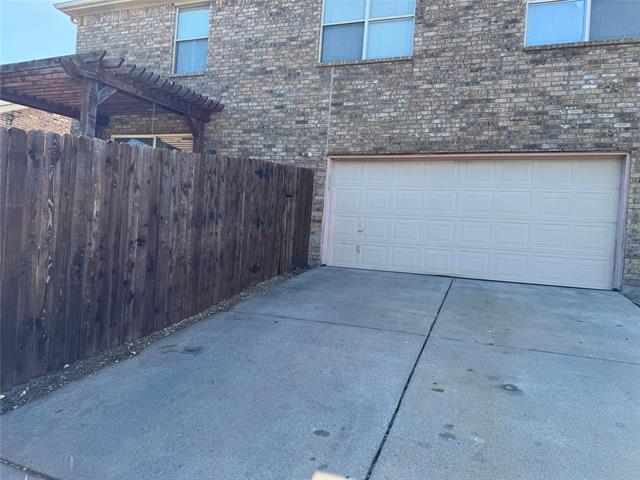 Building Photo - 2230 Jaguar Dr