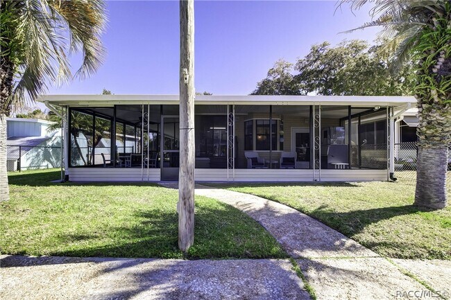 Building Photo - 2676 N Comanche Point