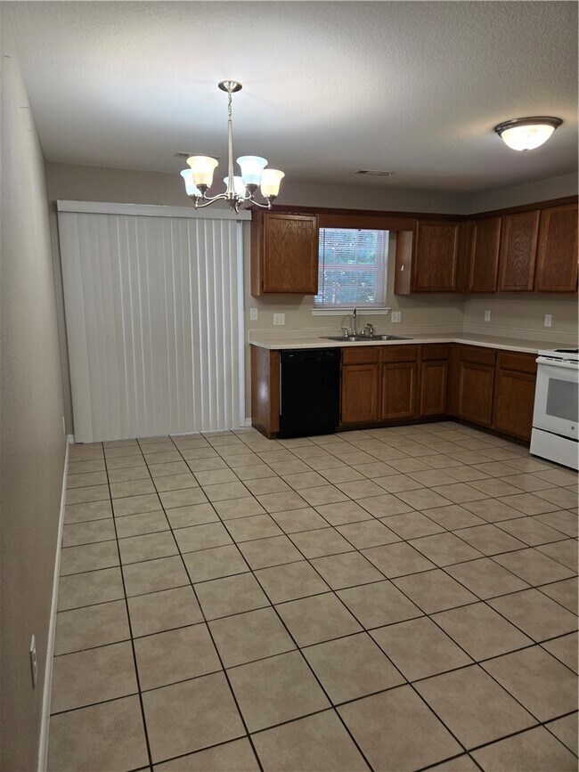 Building Photo - 2158 Kristy Ln