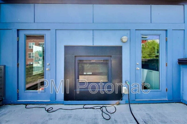 Building Photo - 5600 45th Ave