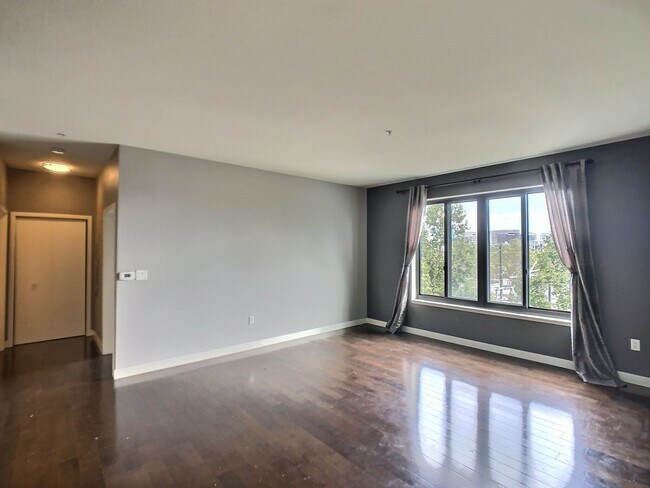 Primary Photo - FANTASTIC VIEWS OF DOWNTOWN SAN JOSE FROM ...