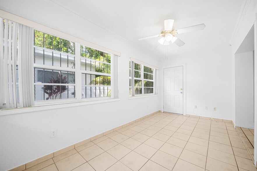 Building Photo - 3675 SW 23rd St