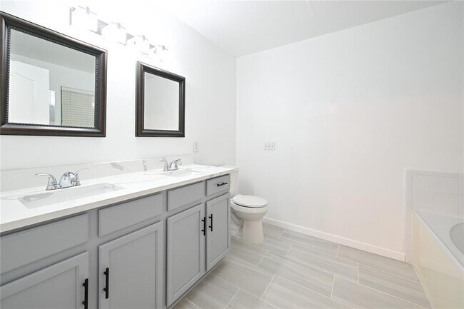 Building Photo - 910 Rocking Spur Cove