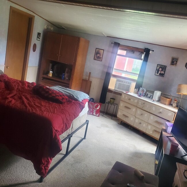 Bedroom - 908 West Ave