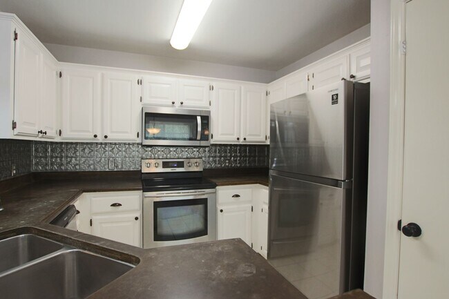 Building Photo - COMING SOON! Stunning 3 Bed 2 Bath Home in Lindale ISD!