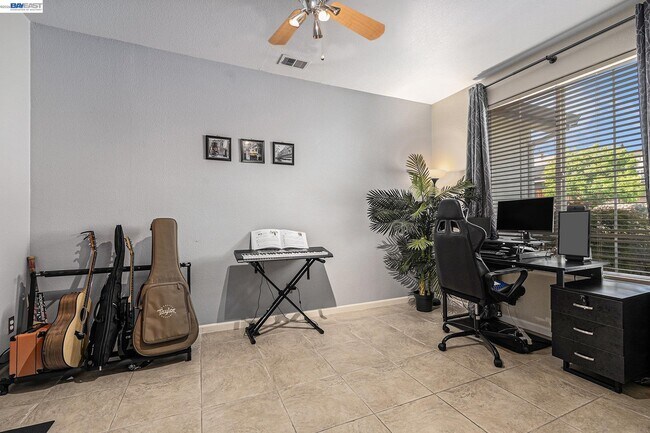 Building Photo - 355 Pebble Beach Dr