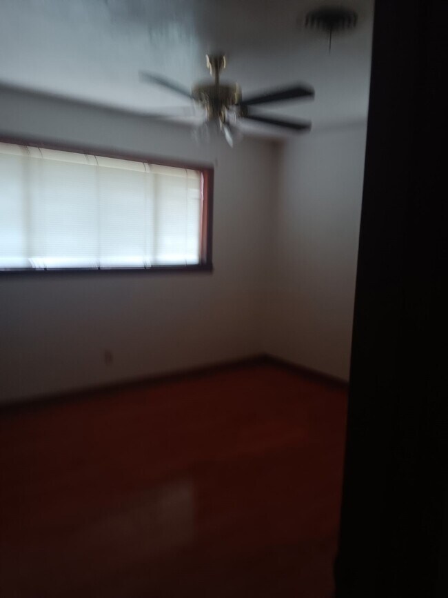 Building Photo - 3702 Cedar Rapids Pkwy