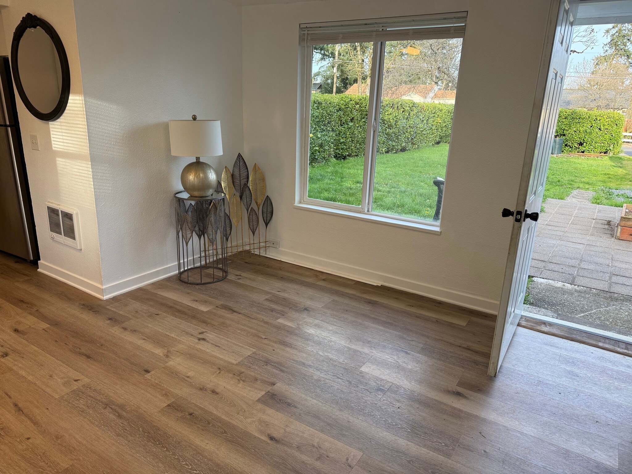 Building Photo - 8323 SE 62nd Ave