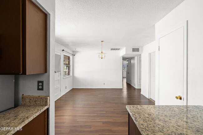 Building Photo - 5409 Edmonton Ave