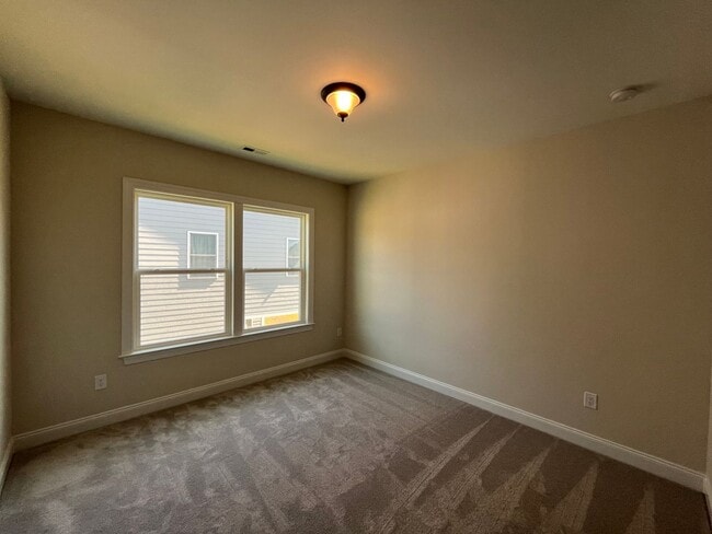 Building Photo - Stunning 5BD, 4.5BA Knightdale Home with Spacious Open Interior, Bonus Loft, and Modern Upgrades ...