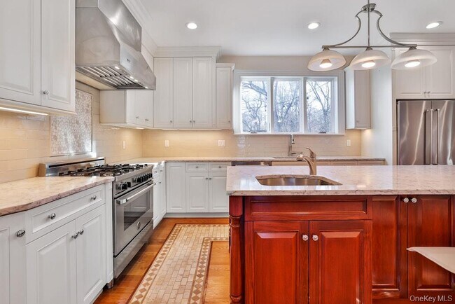 Building Photo - 34 Renfrew Rd