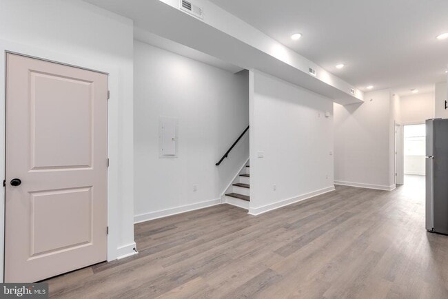 Building Photo - 927 N 42nd St