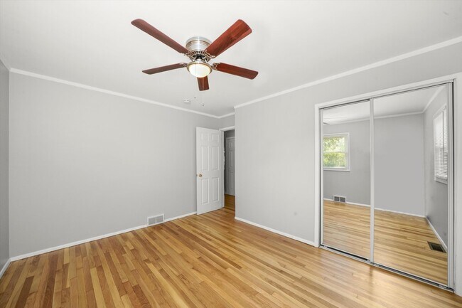 Building Photo - Charming Ranch-Style Home with New Windows...