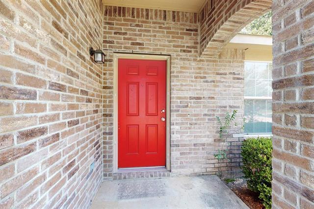 Building Photo - 708 Lark Dr
