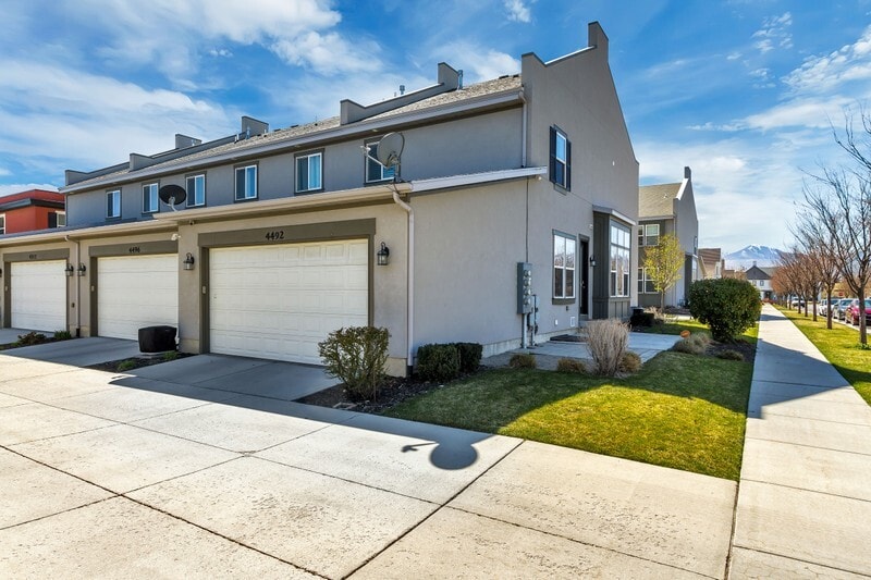 Building Photo - 4492 Milford Dr