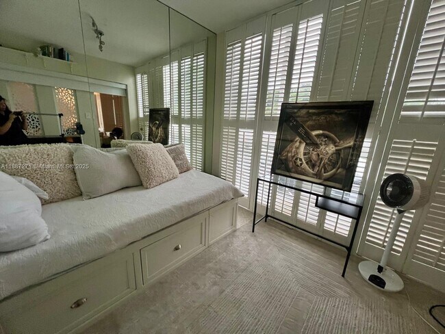 Building Photo - 9920 Collins Ave