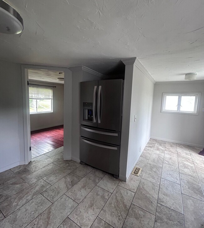 Building Photo - 32700 Pettibone Rd