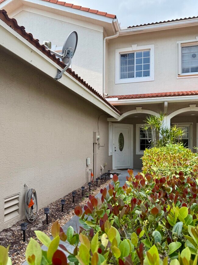 Building Photo - 12752 Westhampton Cir