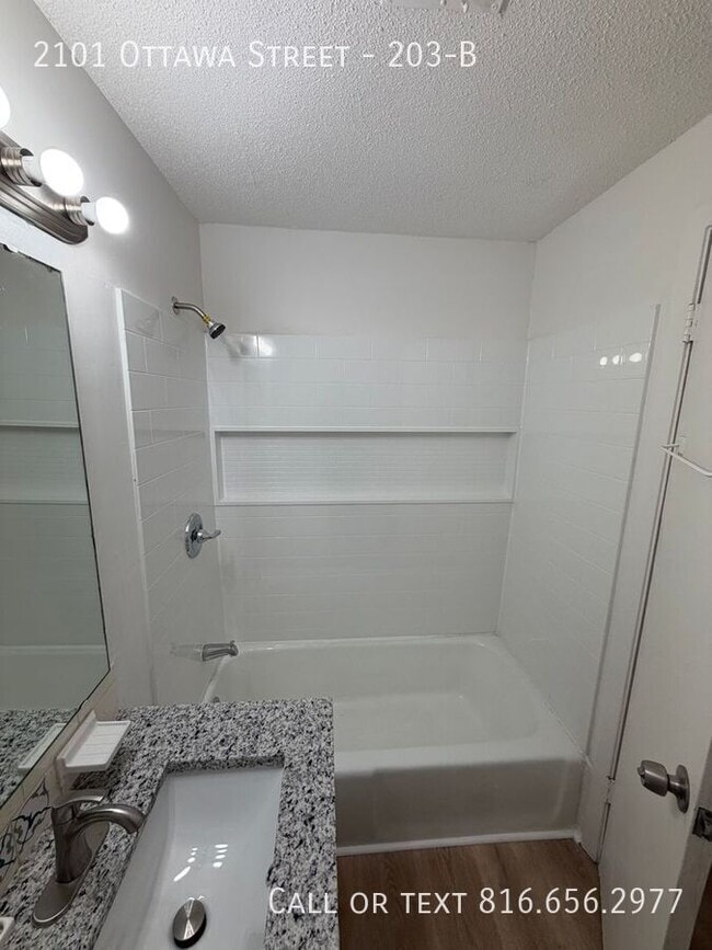 Building Photo - 2101 Ottawa St