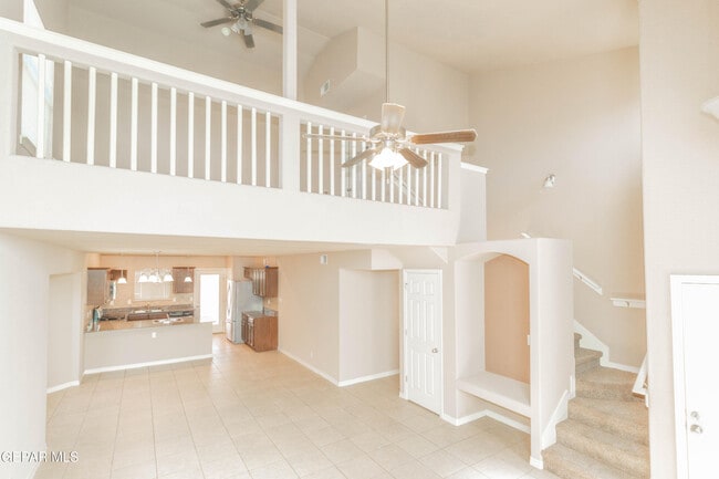 Building Photo - 14529 Jesus Almeida